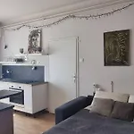 Cosy 2 Room Apartment With Nice Vibe, For Up To 4