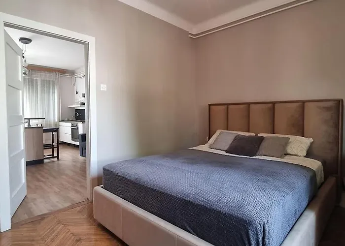 Cosy 2 Room Apartment With Nice Vibe, For Up To 4